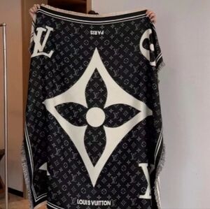 <AUTHENTIC>Louis Vuitton Scarf